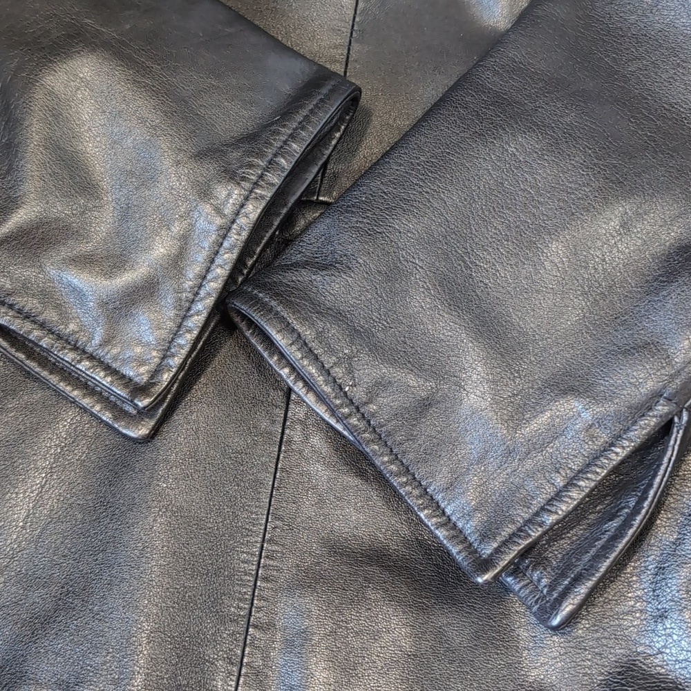 Danier Women's Black Leather Jacket Size Small - Picture 14 of 16